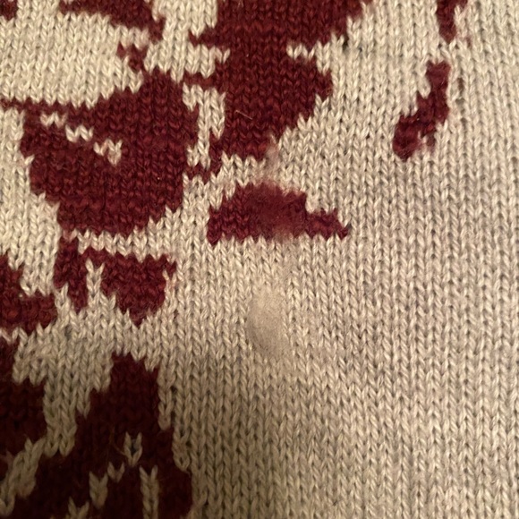 Hollister Giraffe Sweater - Picture 2 of 5